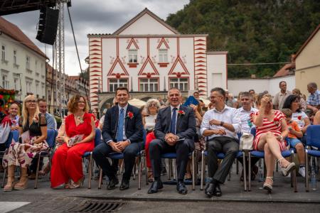 Povorka ob dnevih narodnih noš in oblačilne dedščine (1)